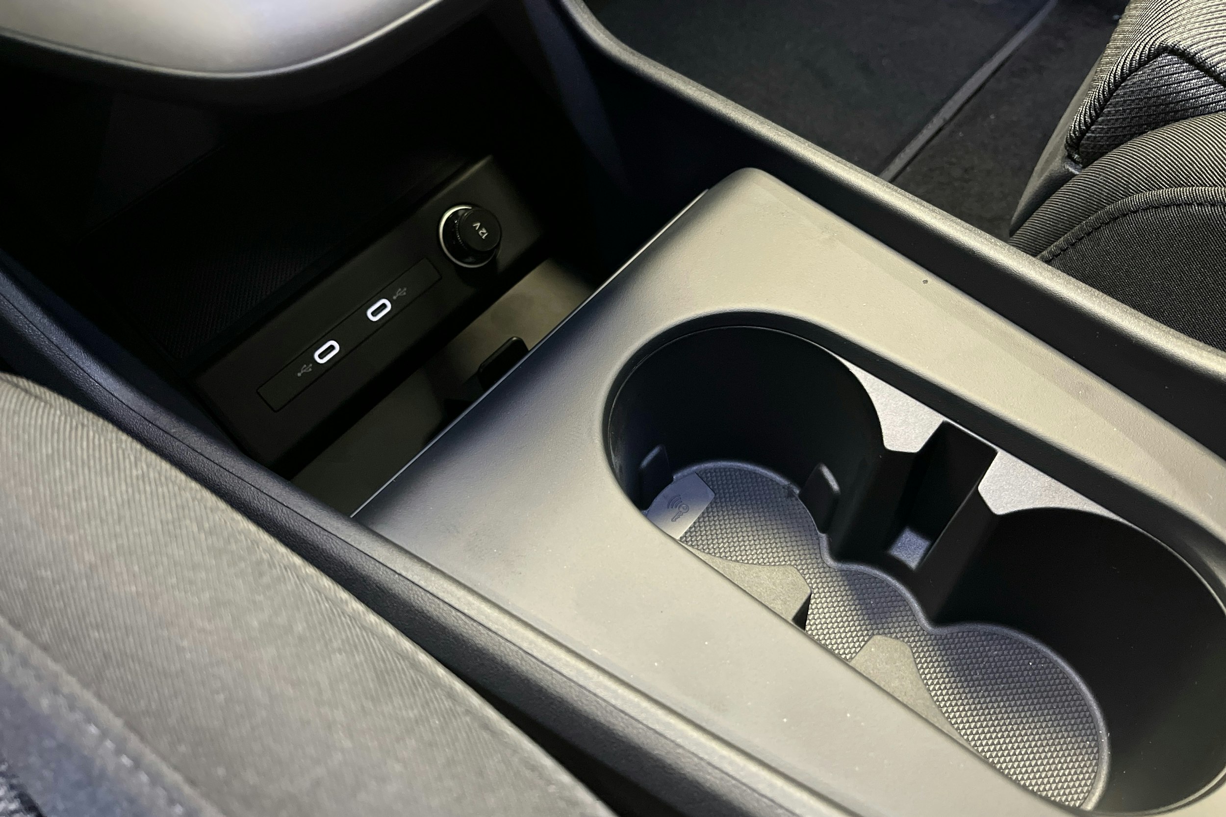 musta Audi Q4 e-tron 2025 kuva 17.