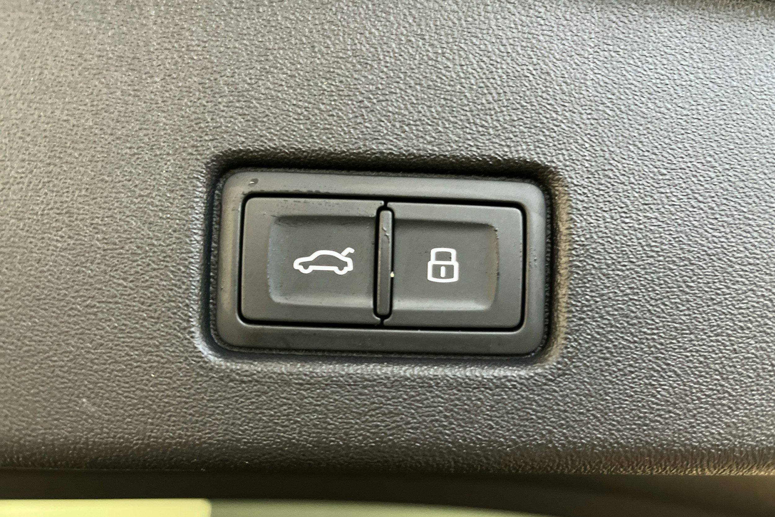musta Audi Q4 e-tron 2025 kuva 20.