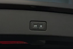 musta Audi Q4 e-tron 2025 kuva 16.
