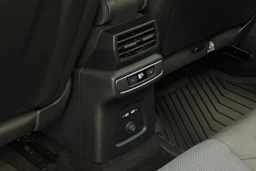 musta Audi Q4 e-tron 2025 kuva 17.