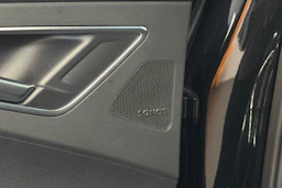 musta Audi Q4 e-tron 2025 kuva 18.