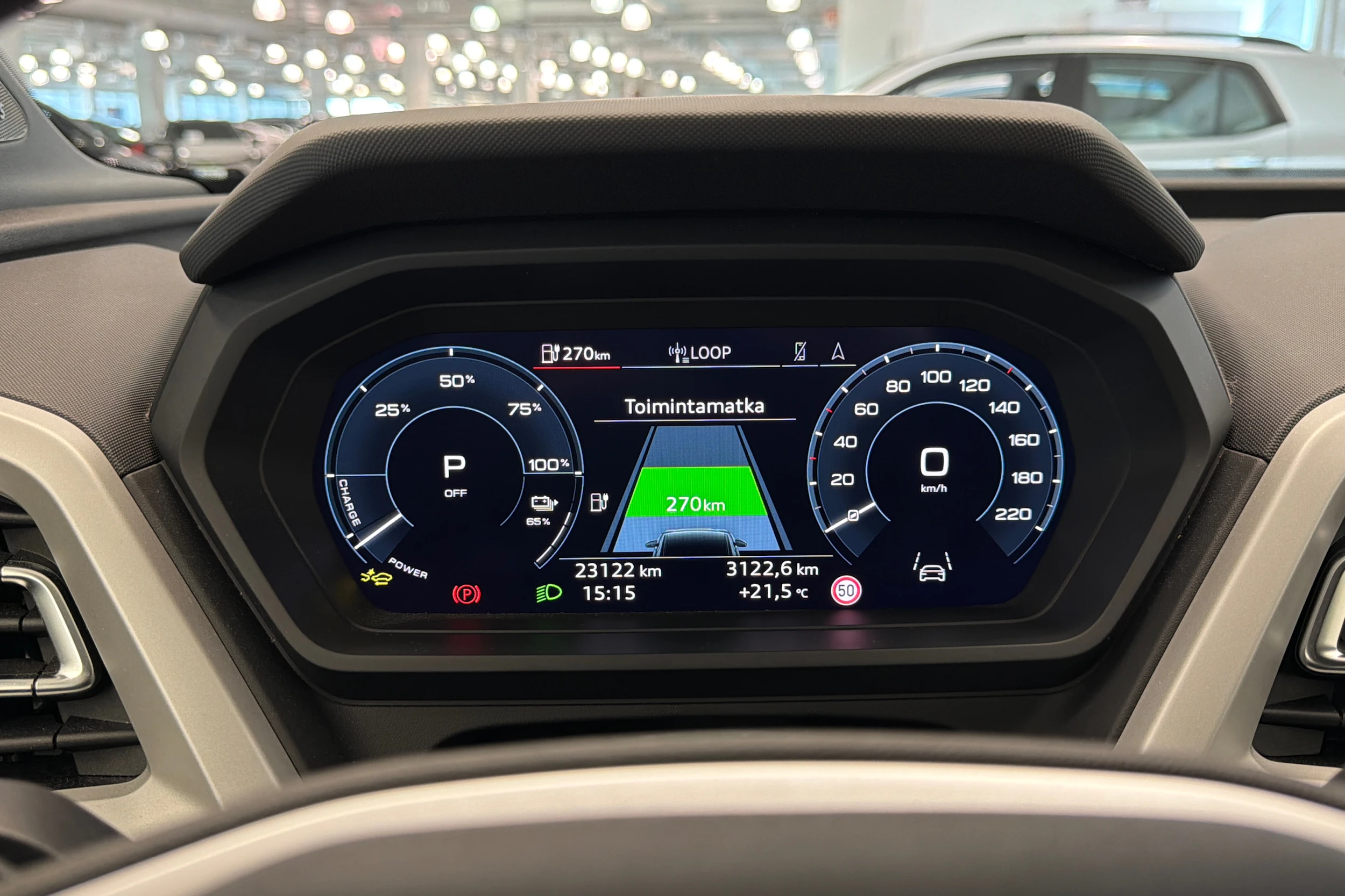 musta Audi Q4 e-tron 2025 kuva 24.