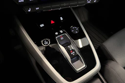 musta Audi Q4 e-tron 2025 kuva 30.