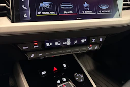 musta Audi Q4 e-tron 2025 kuva 31.