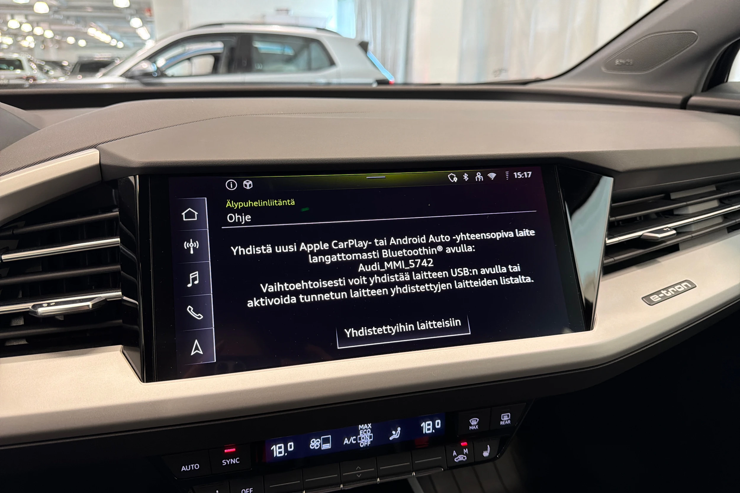 musta Audi Q4 e-tron 2025 kuva 33.