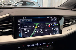 musta Audi Q4 e-tron 2025 kuva 34.