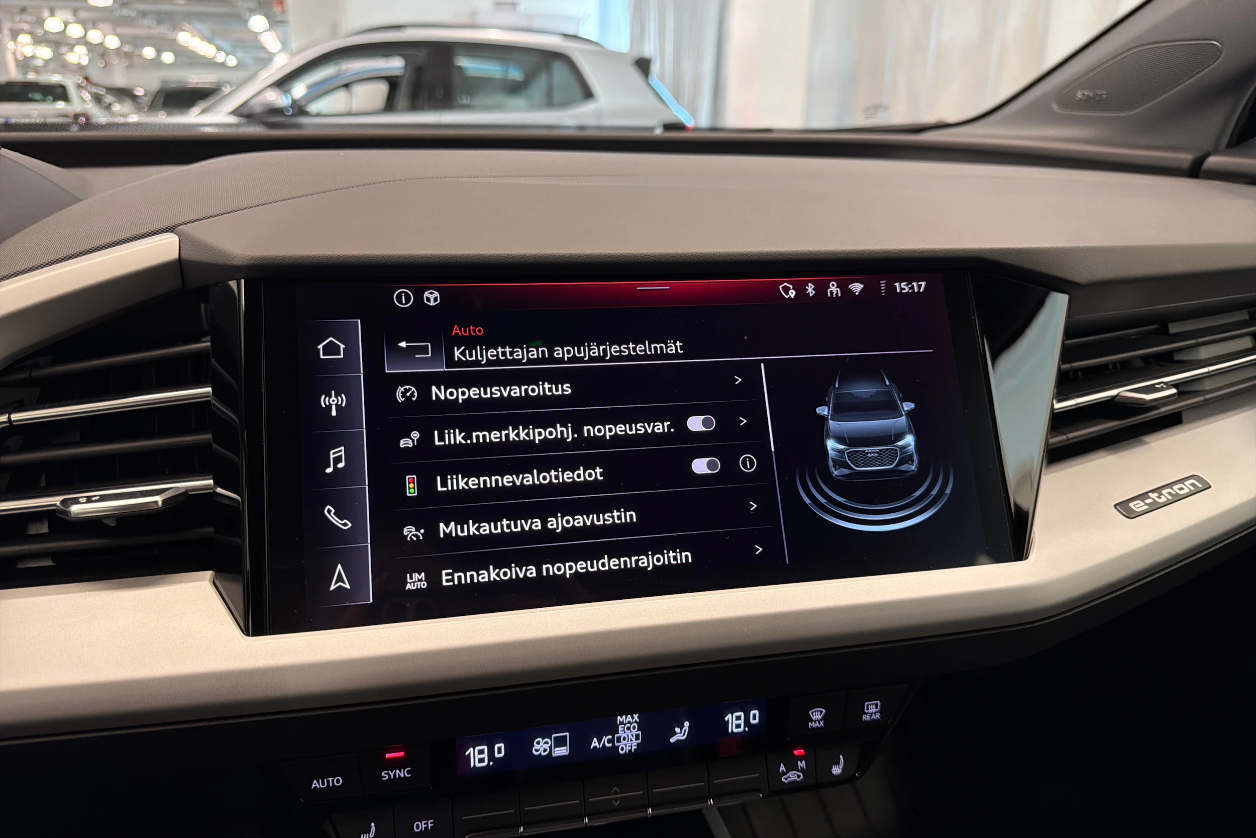 musta Audi Q4 e-tron 2025 kuva 35.