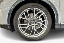 harmaa Audi Q4 e-tron 2025 kuva 9.