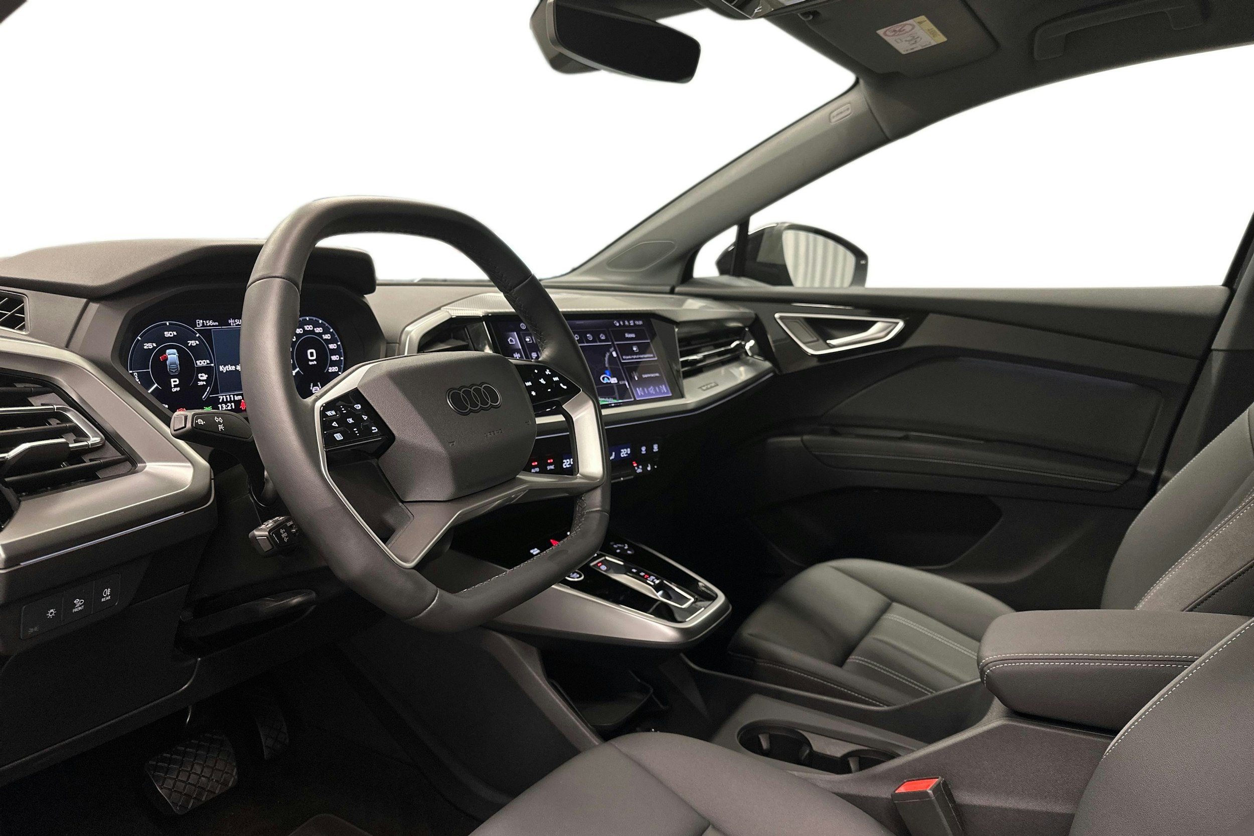 musta Audi Q4 e-tron 2025 kuva 7.