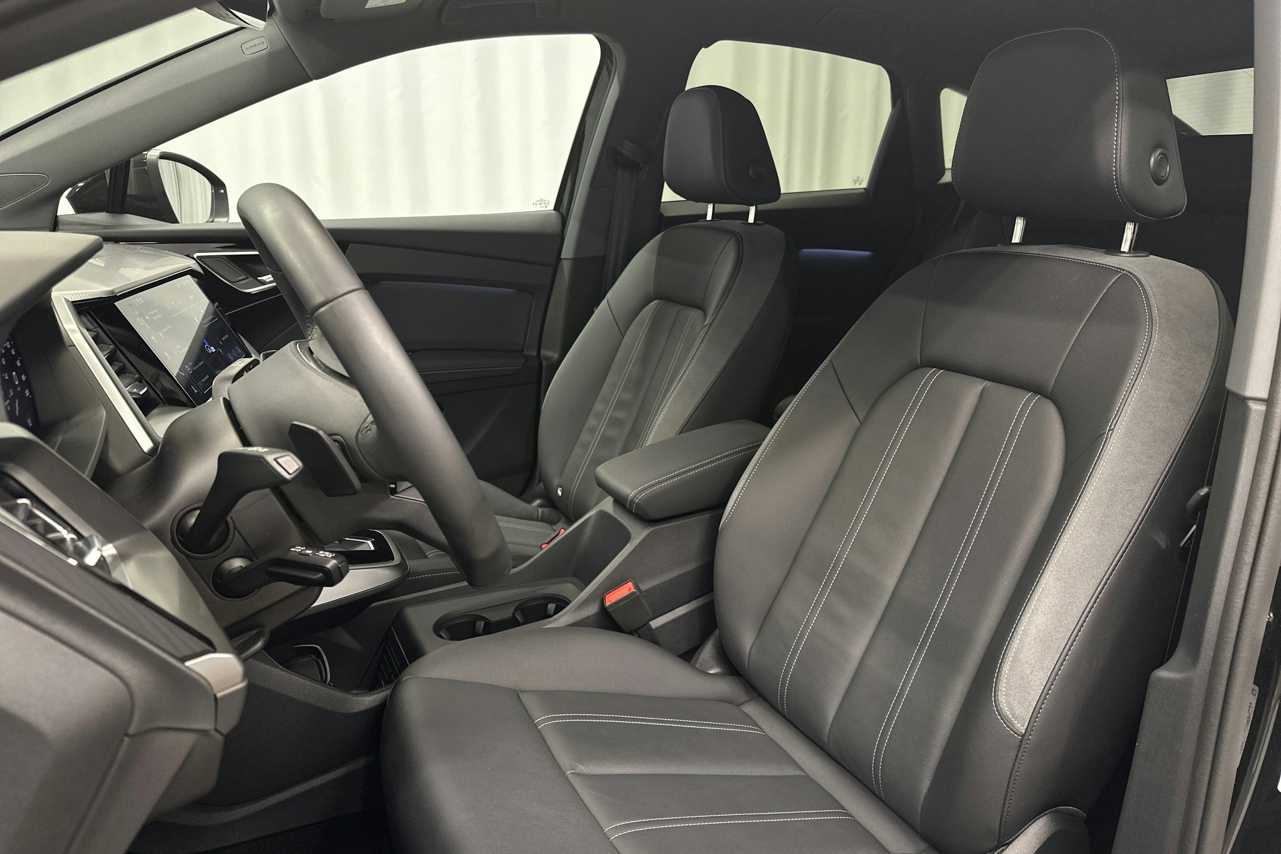 musta Audi Q4 e-tron 2025 kuva 17.