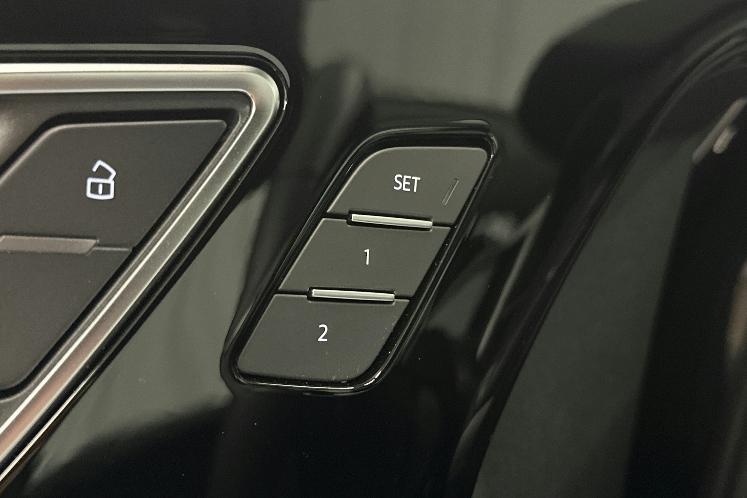 musta Audi Q4 e-tron 2025 kuva 19.