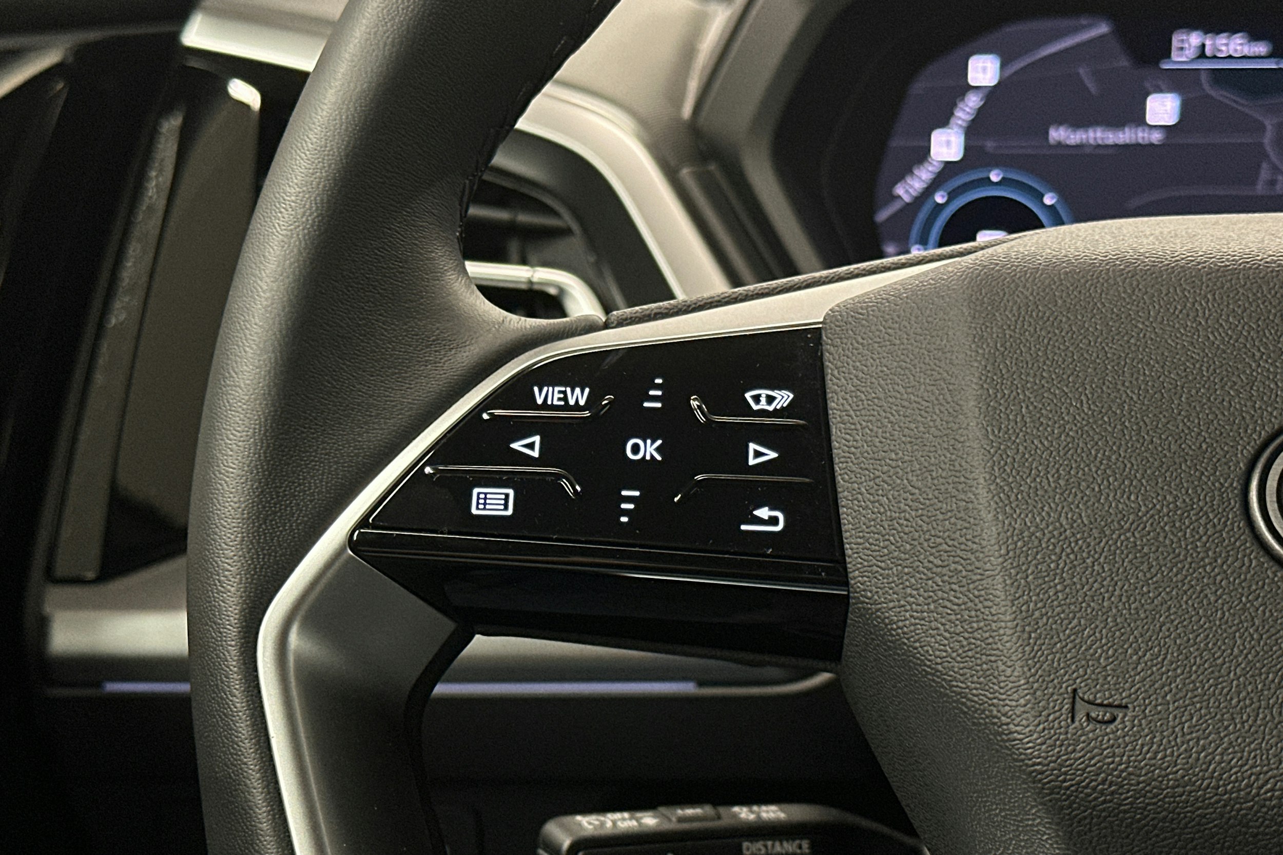 musta Audi Q4 e-tron 2025 kuva 21.
