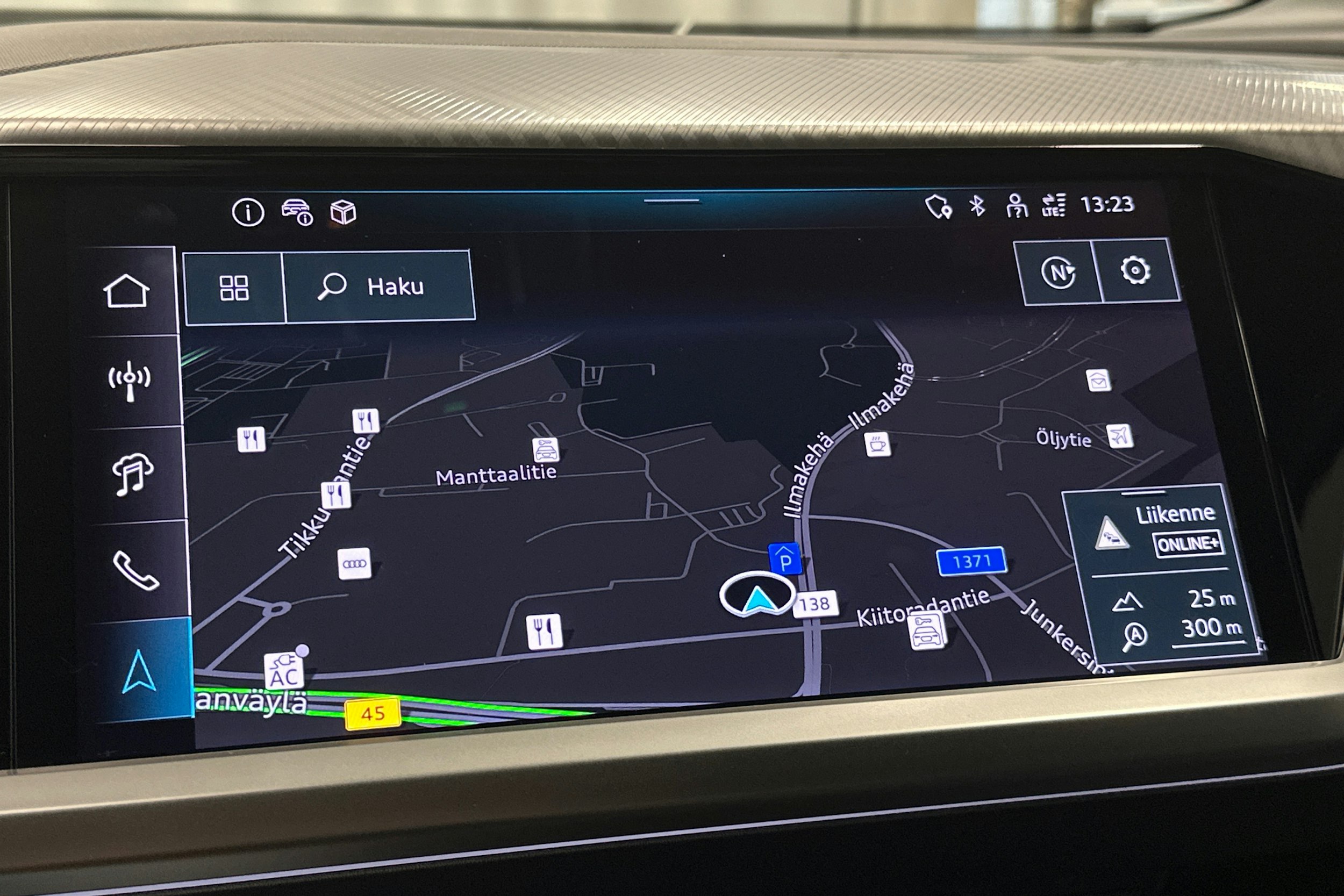 musta Audi Q4 e-tron 2025 kuva 27.