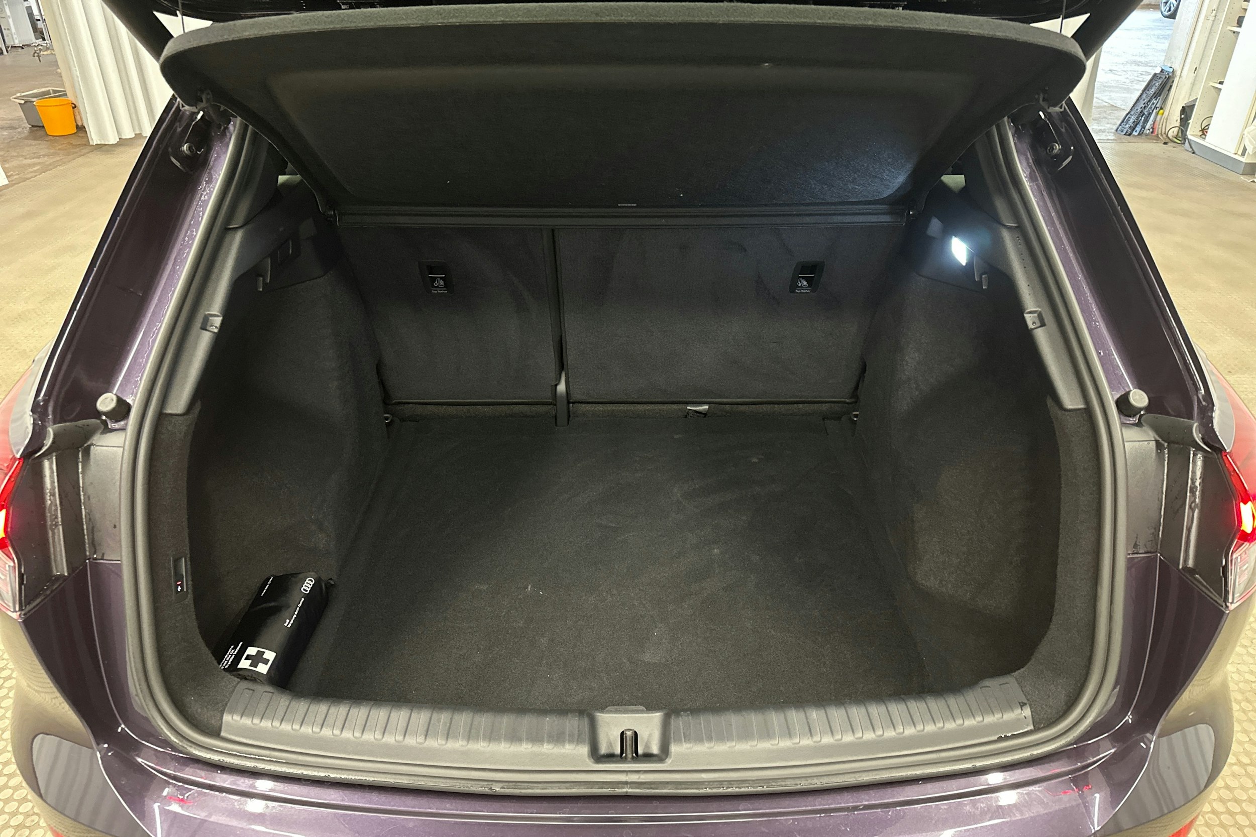 violetti Audi Q4 e-tron 2025 kuva 13.
