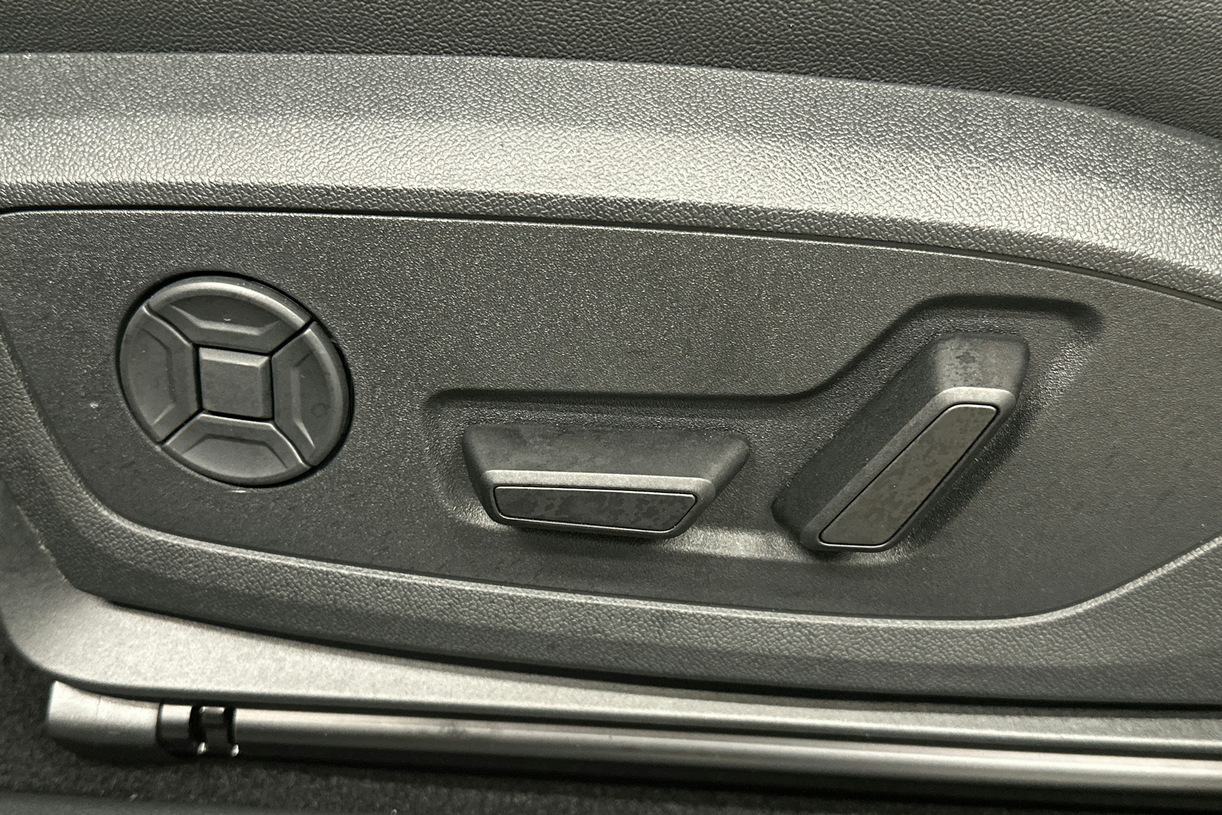 violetti Audi Q4 e-tron 2025 kuva 18.