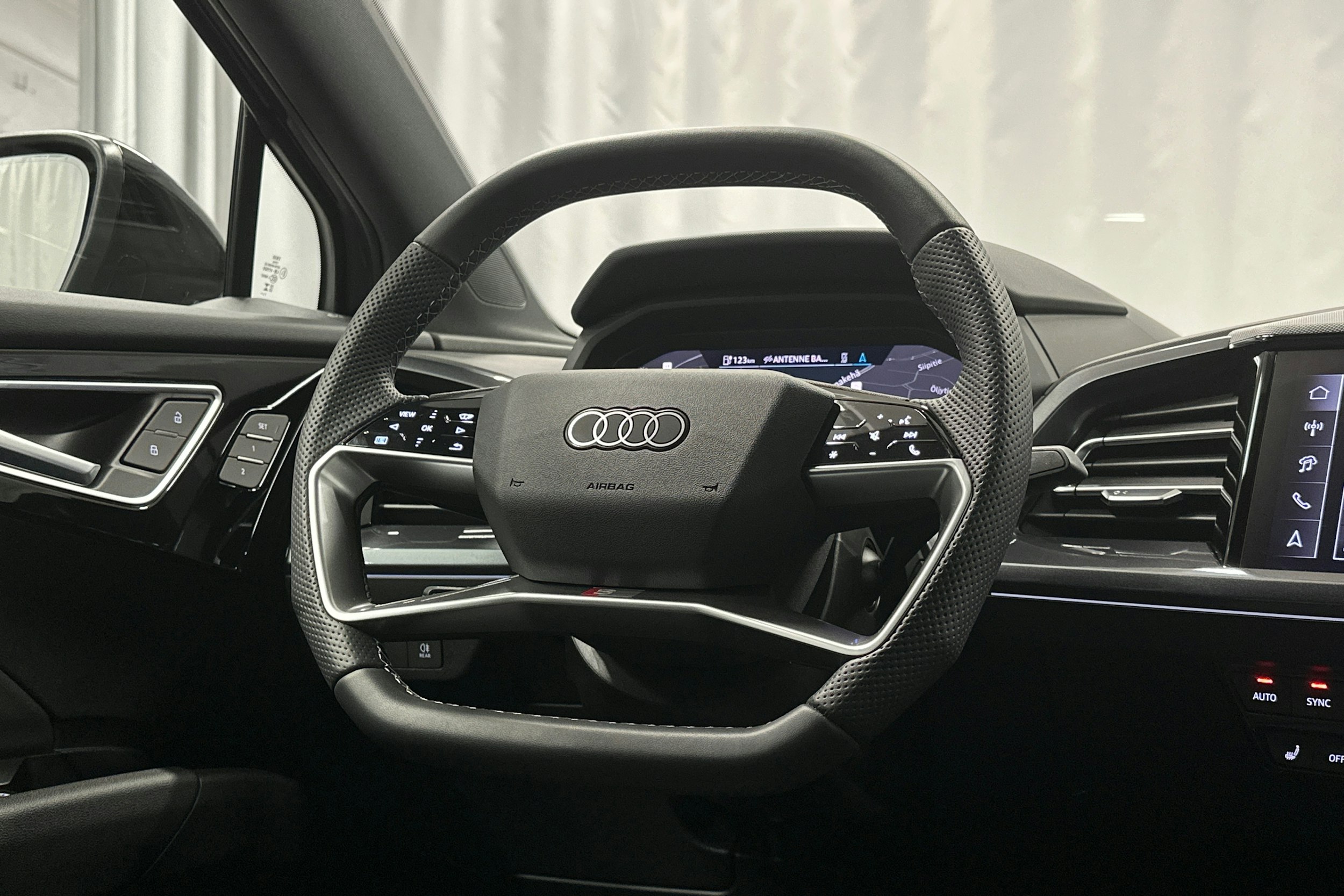 violetti Audi Q4 e-tron 2025 kuva 20.