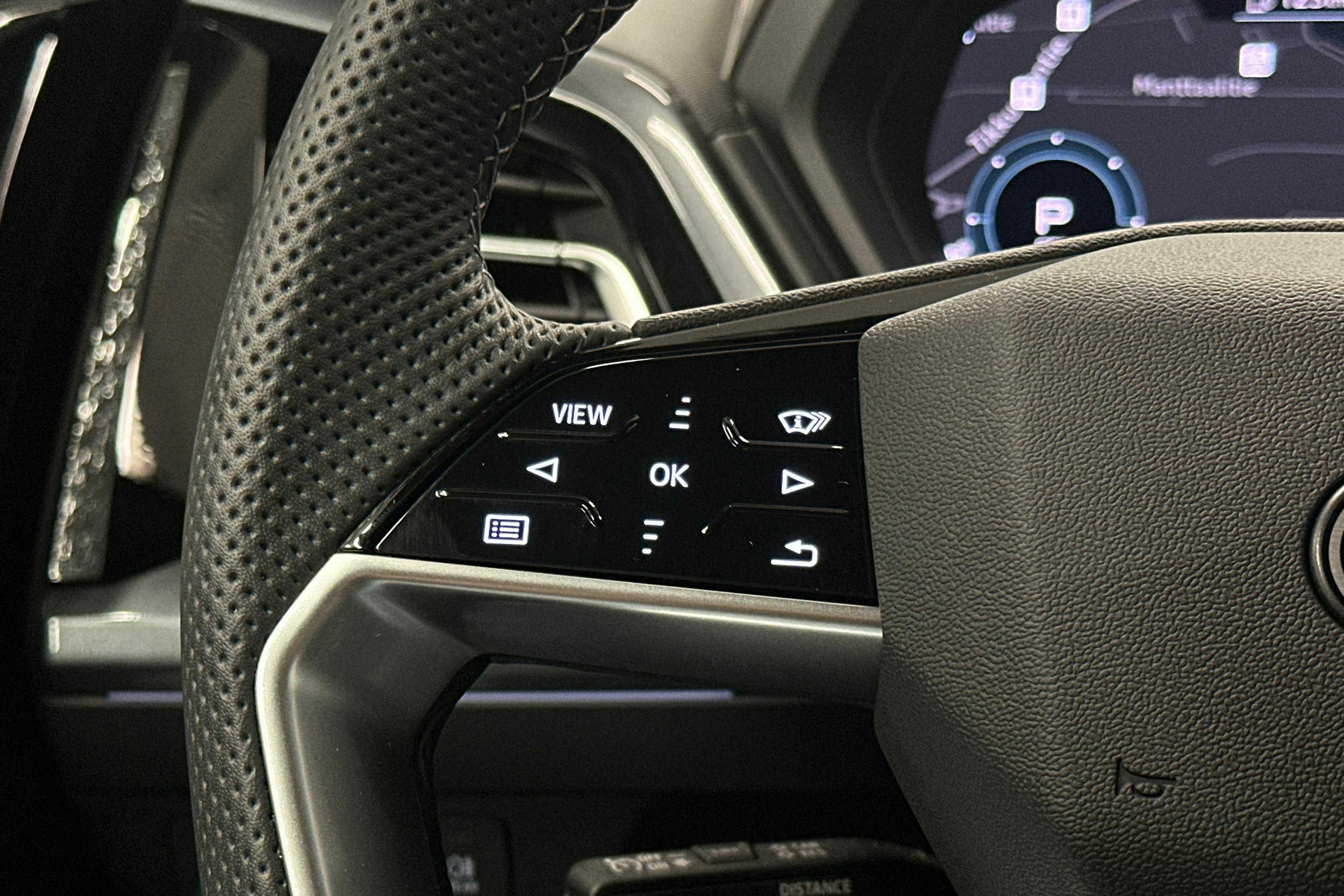 violetti Audi Q4 e-tron 2025 kuva 21.