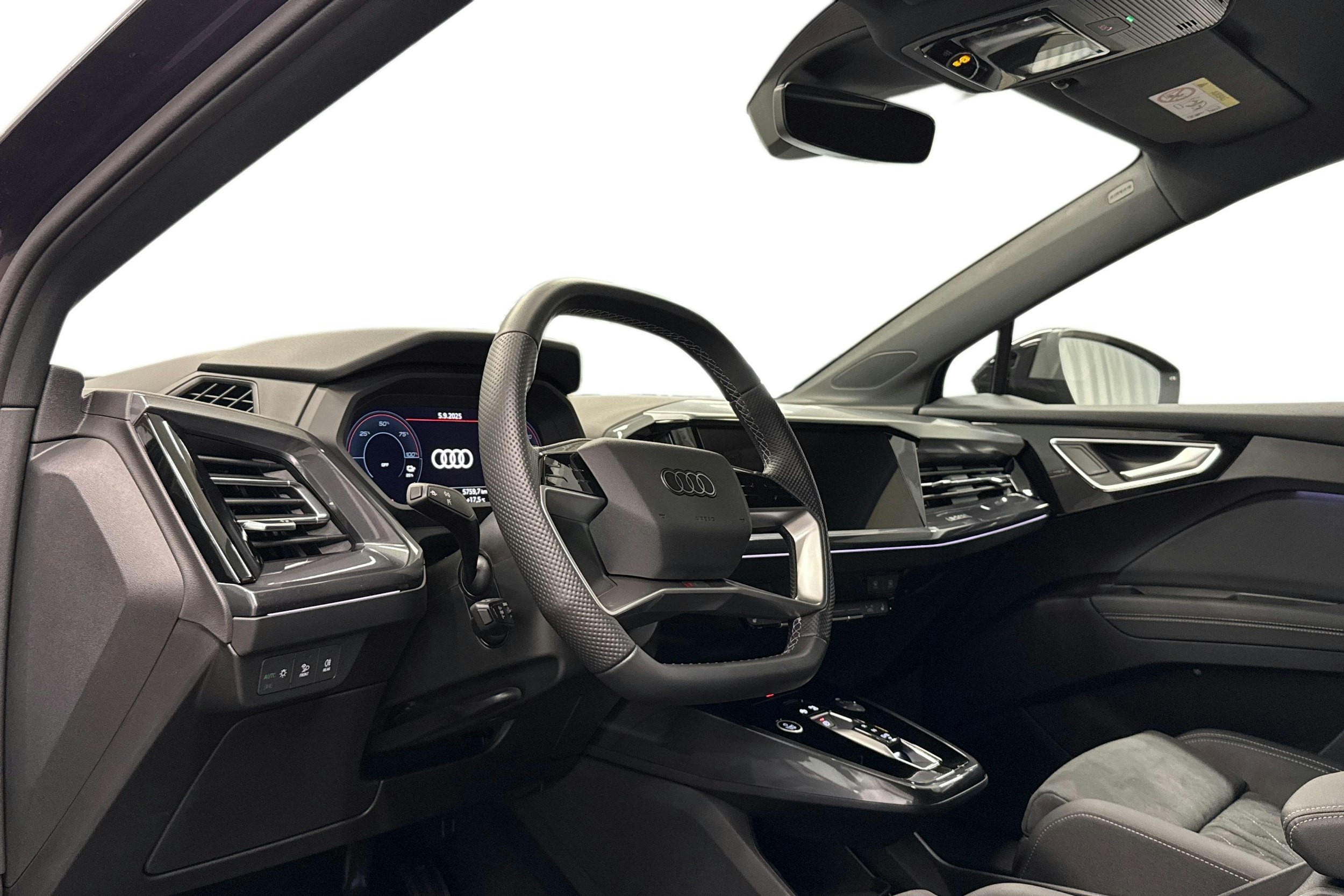 violetti Audi Q4 e-tron 2025 kuva 6.