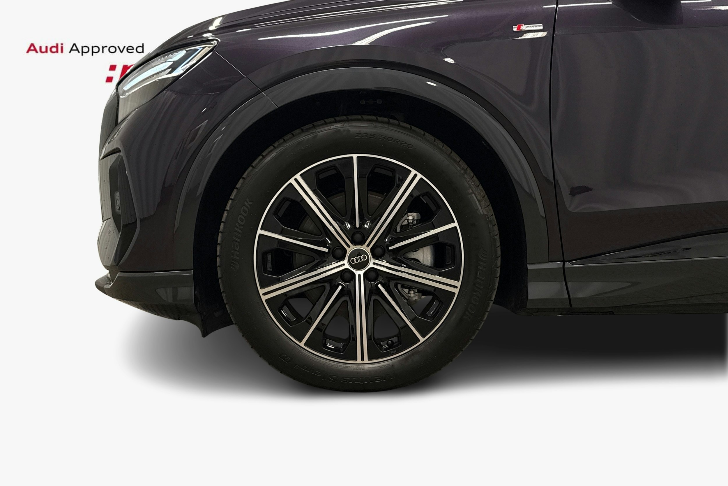 violetti Audi Q4 e-tron 2025 kuva 9.