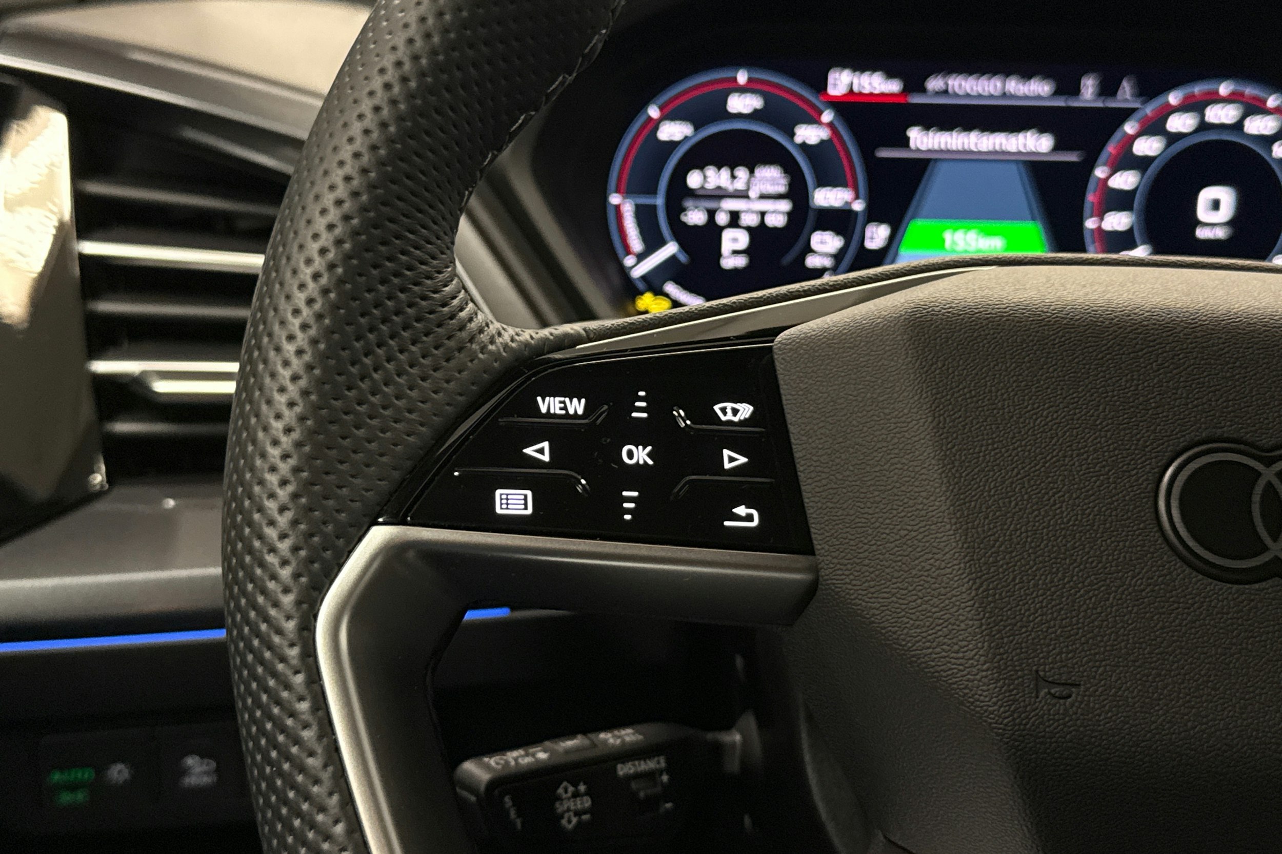 violetti Audi Q4 e-tron 2025 kuva 13.