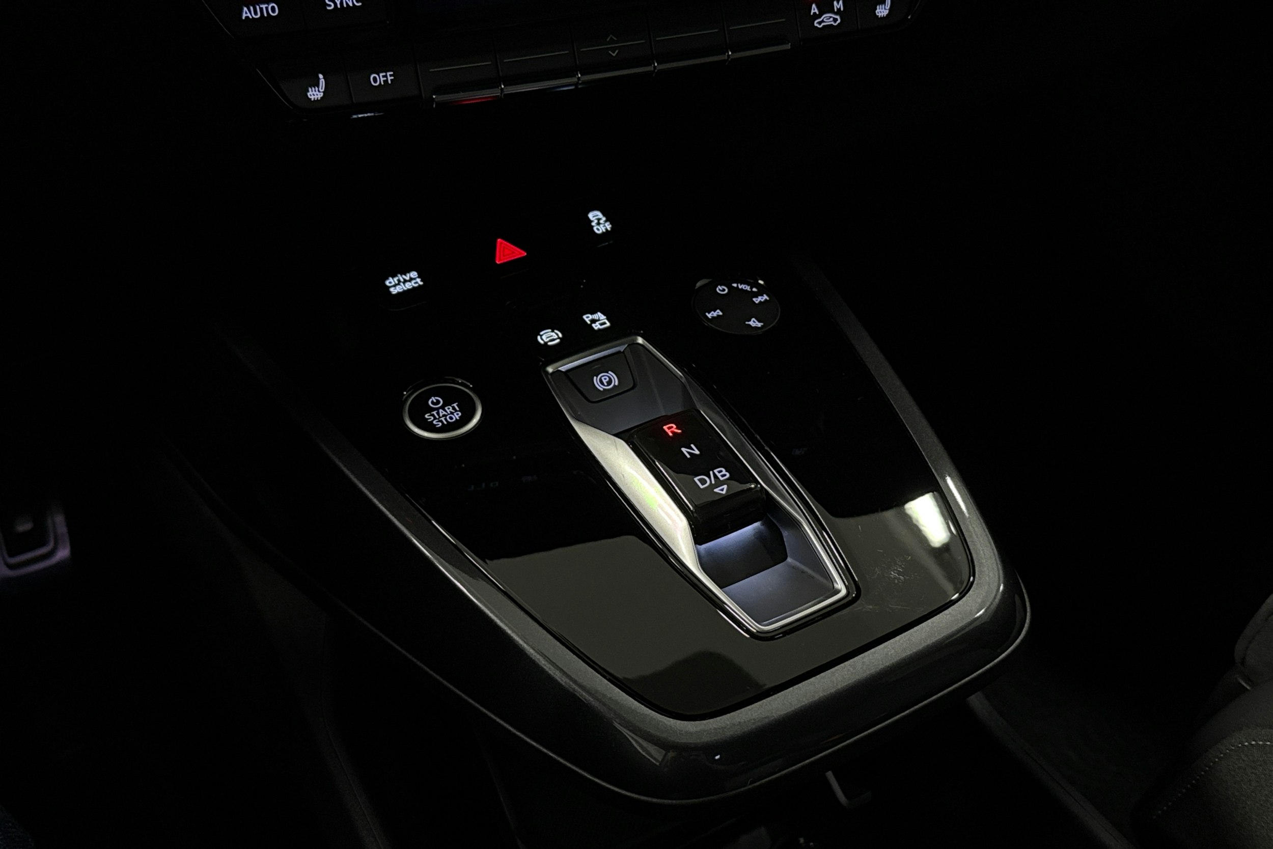 violetti Audi Q4 e-tron 2025 kuva 22.