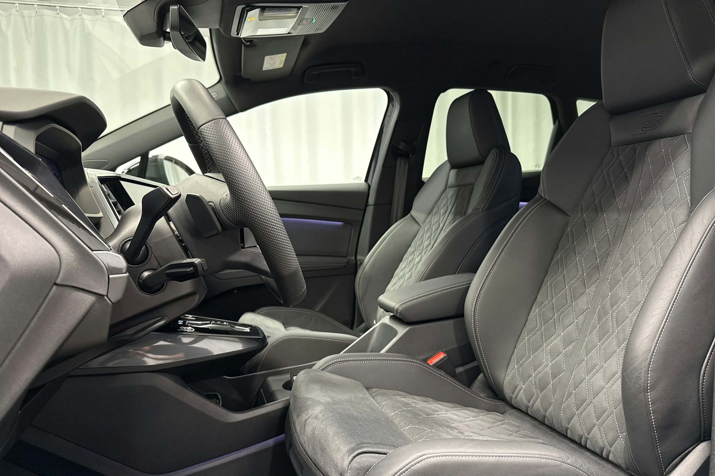 violetti Audi Q4 e-tron 2025 kuva 24.