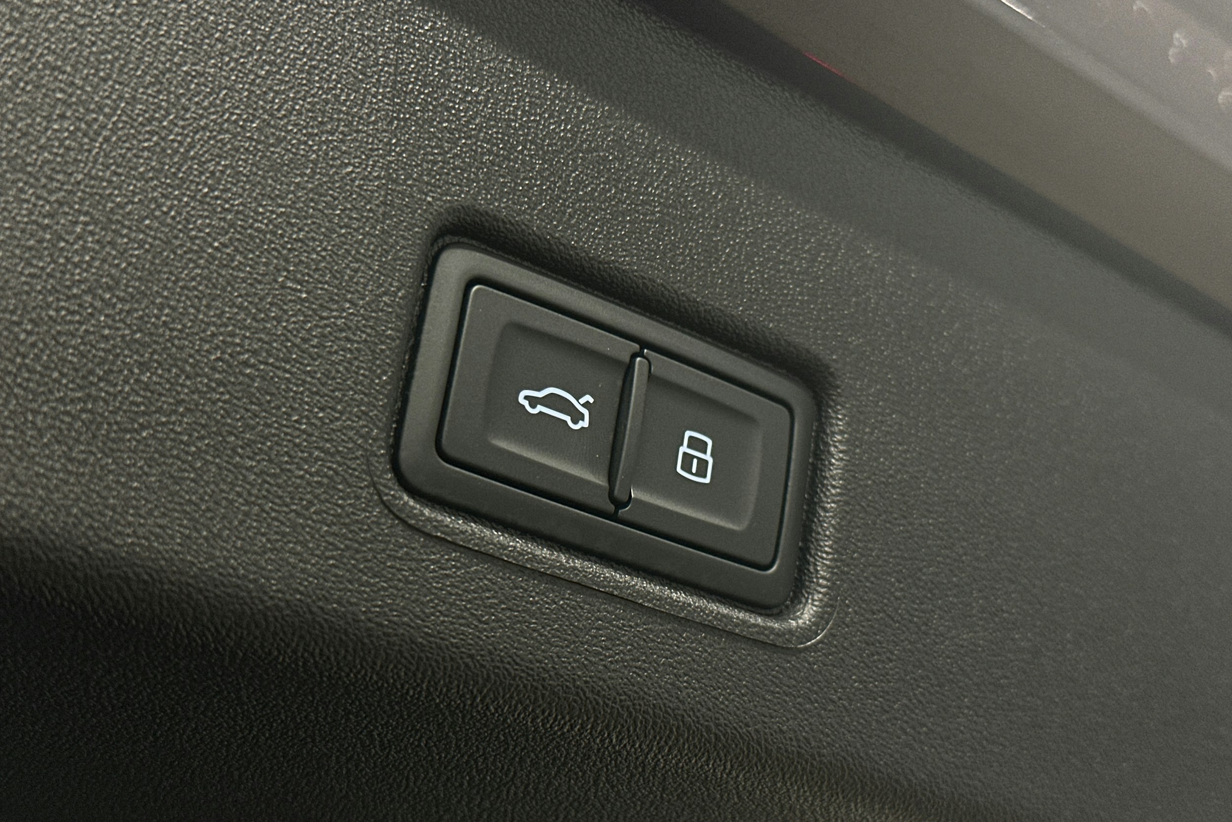 violetti Audi Q4 e-tron 2025 kuva 14.