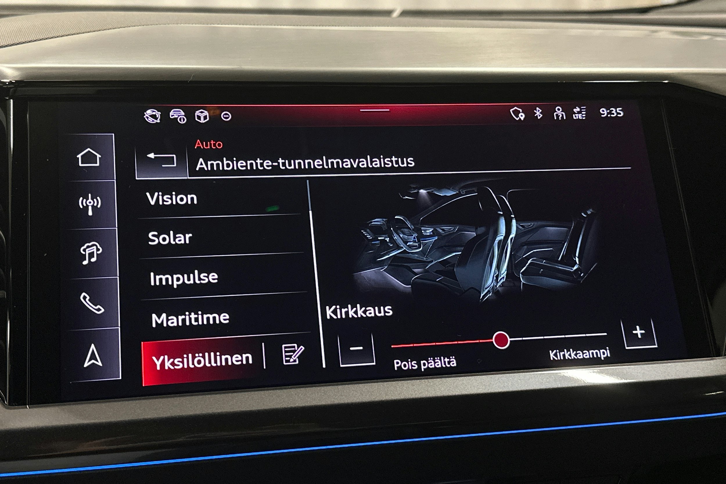 violetti Audi Q4 e-tron 2025 kuva 28.
