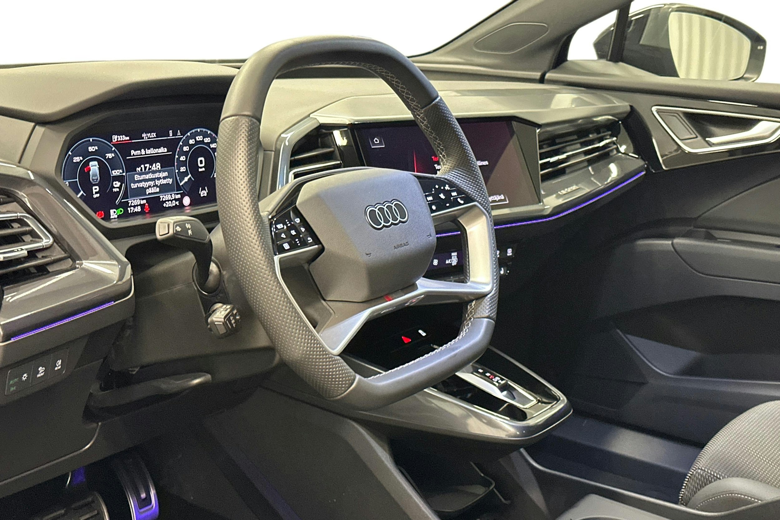 violetti Audi Q4 e-tron 2025 kuva 7.
