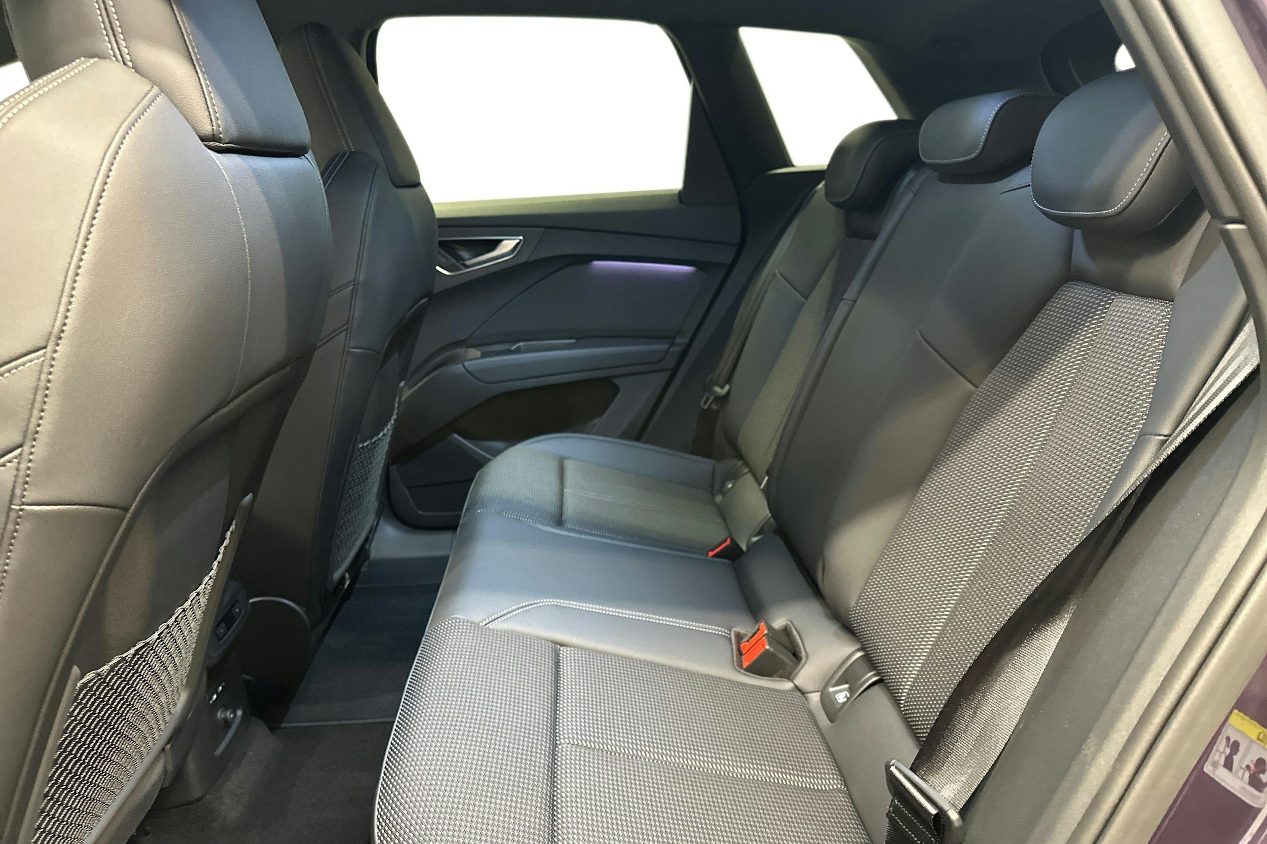 violetti Audi Q4 e-tron 2025 kuva 10.