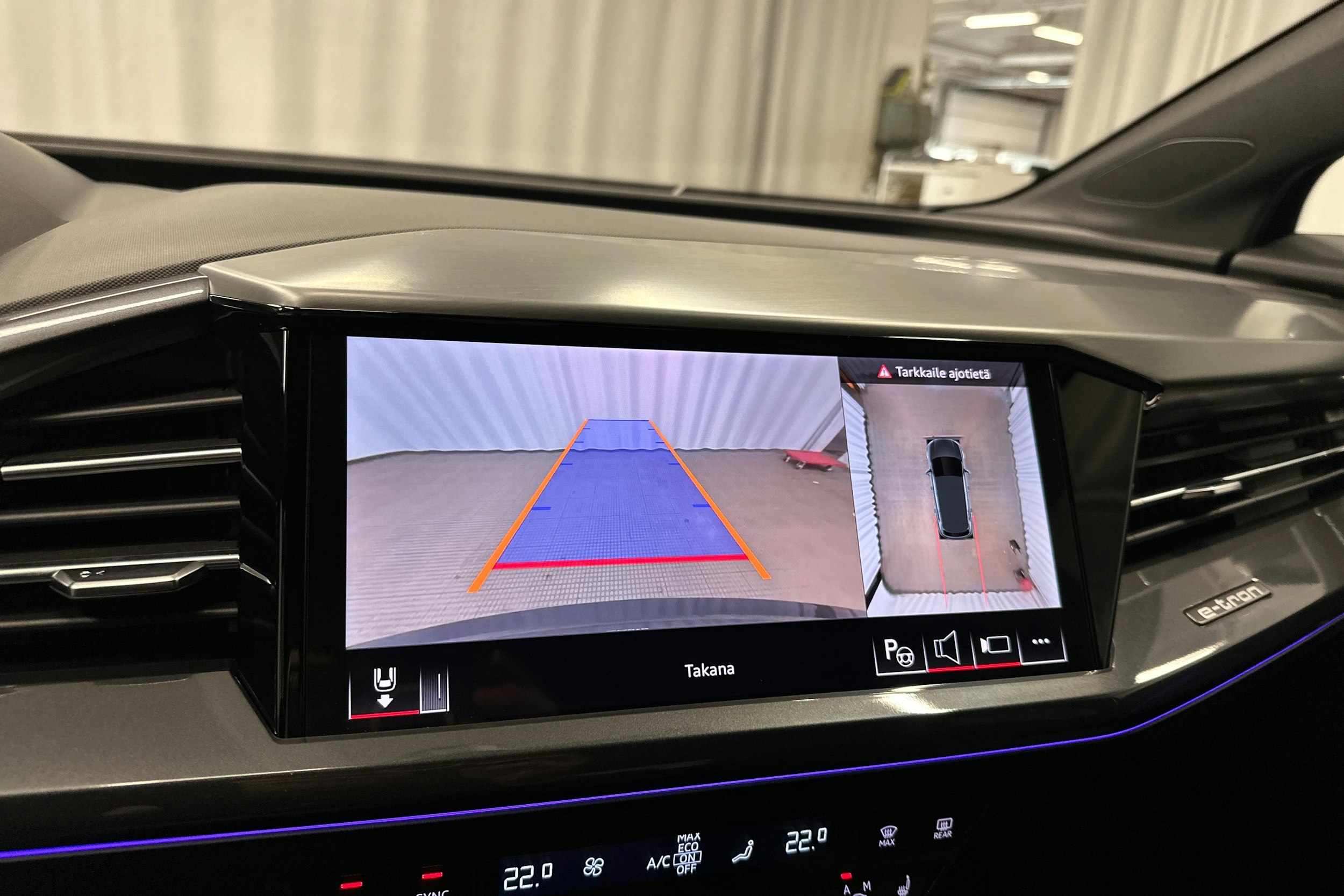 violetti Audi Q4 e-tron 2025 kuva 19.