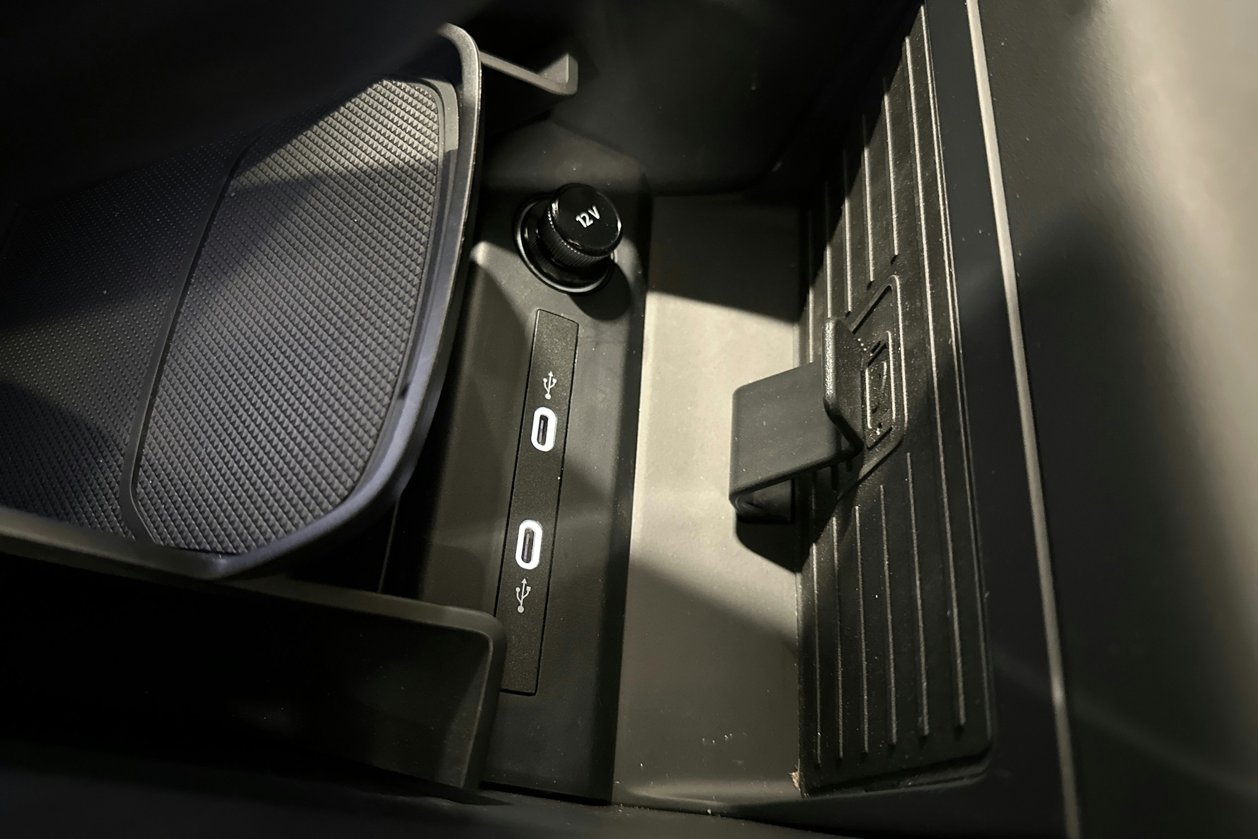 violetti Audi Q4 e-tron 2025 kuva 27.