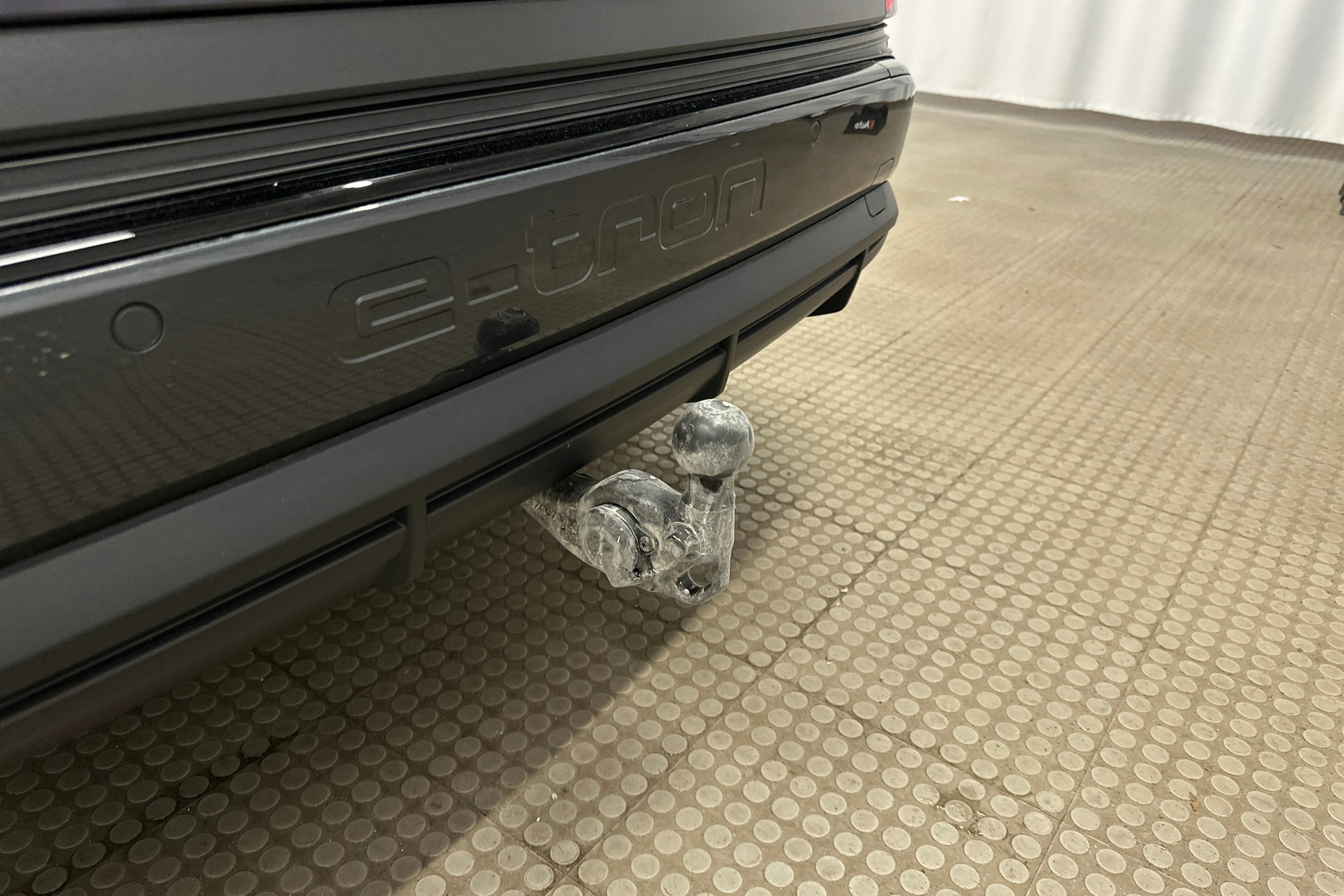 violetti Audi Q4 e-tron 2025 kuva 33.