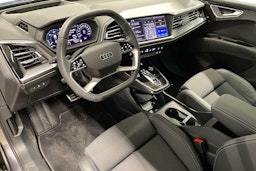 harmaa Audi Q4 e-tron 2025 kuva 7.