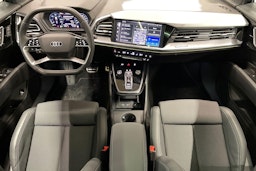 harmaa Audi Q4 e-tron 2025 kuva 9.