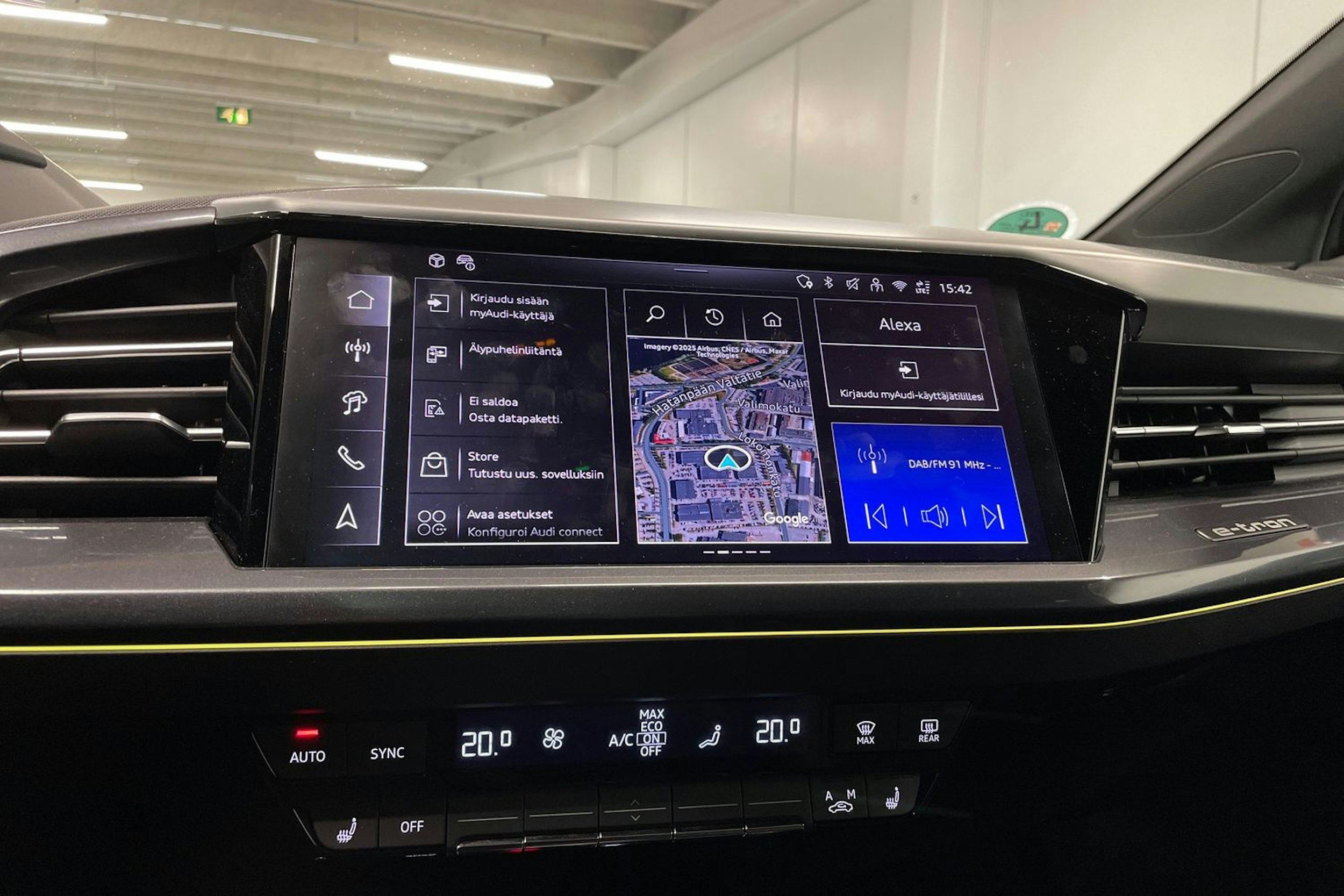 harmaa Audi Q4 e-tron 2025 kuva 15.
