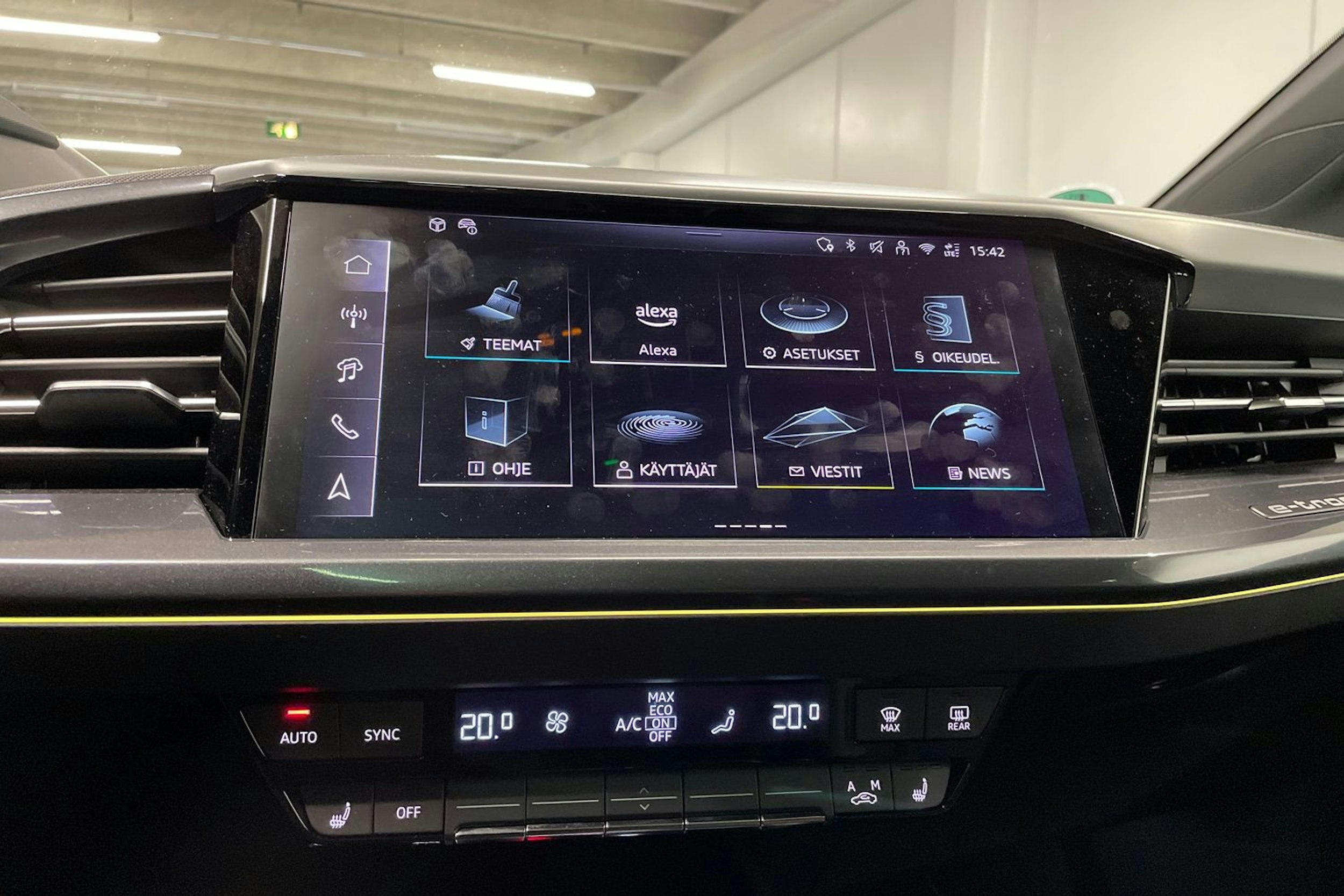 harmaa Audi Q4 e-tron 2025 kuva 17.