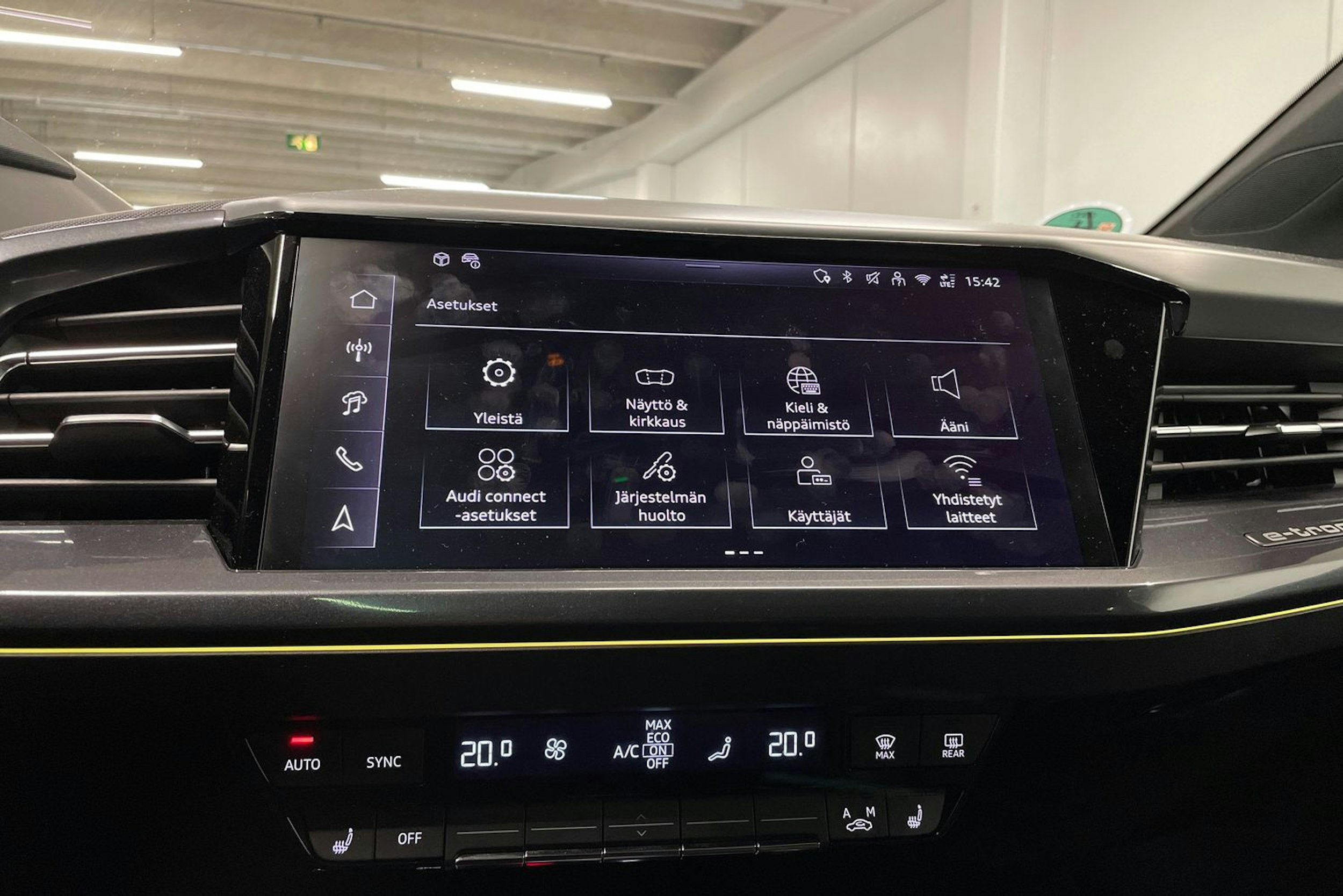 harmaa Audi Q4 e-tron 2025 kuva 19.