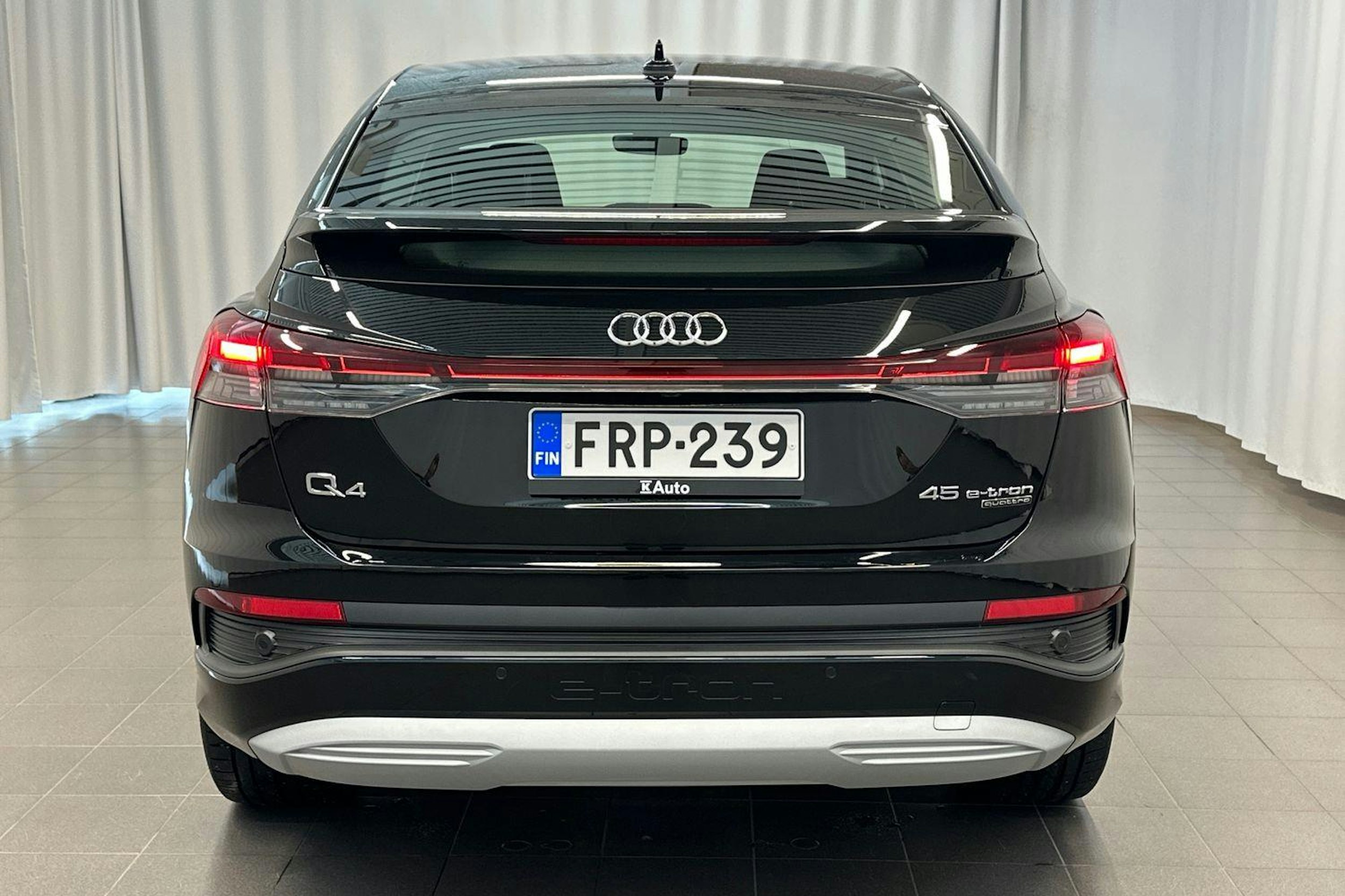 mythos musta Audi Q4 e-tron 2025 kuva 23.
