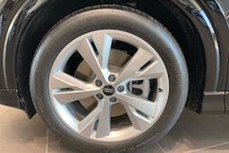 musta Audi Q4 e-tron 2025 kuva 9.