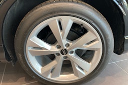 musta Audi Q4 e-tron 2025 kuva 10.