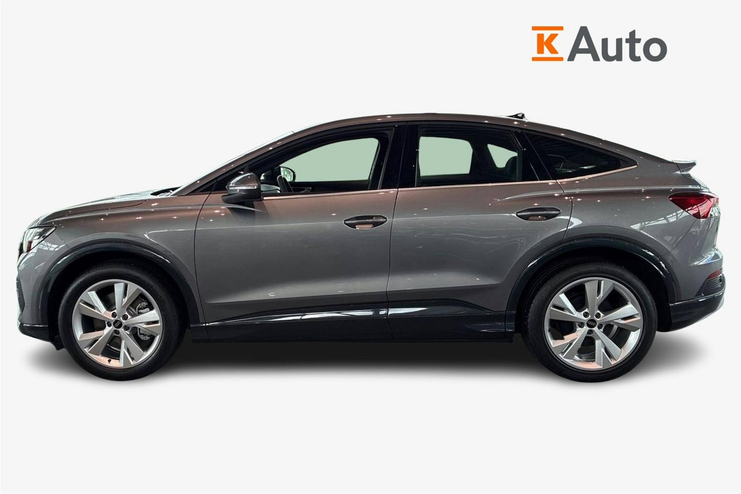 harmaa Audi Q4 e-tron 2025 kuva 5.