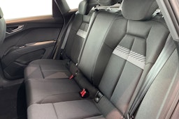 harmaa Audi Q4 e-tron 2025 kuva 8.