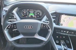 geysir sininen Audi Q4 e-tron 2025 kuva 15.