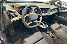 sininen Audi Q4 e-tron 2025 kuva 6.