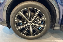sininen Audi Q4 e-tron 2025 kuva 10.