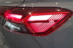 harmaa Audi Q4 e-tron 2025 kuva 21.