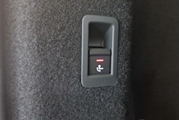 taifun harmaa Audi Q4 e-tron 2025 kuva 9.