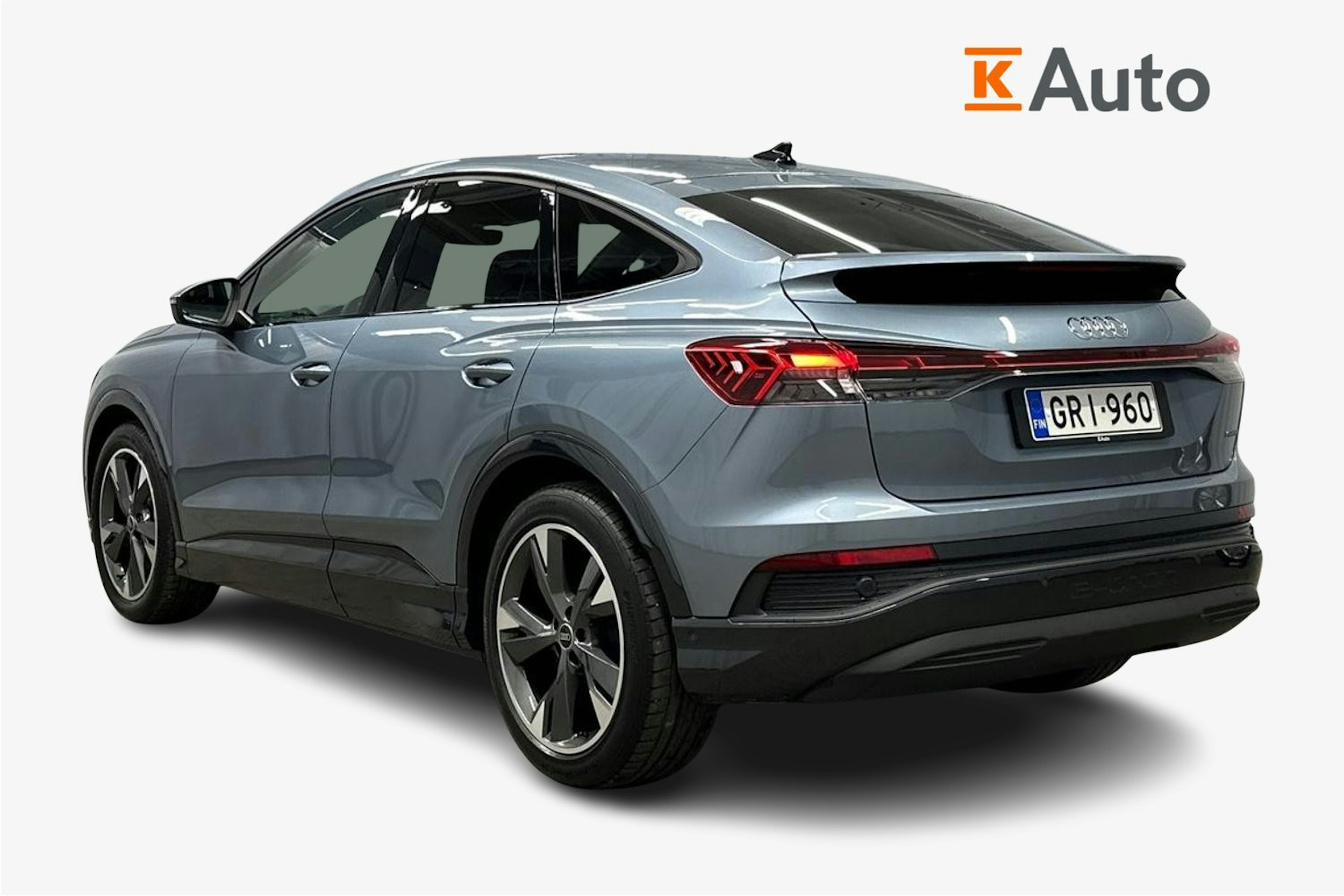 sininen Audi Q4 e-tron 2025 kuva 2.