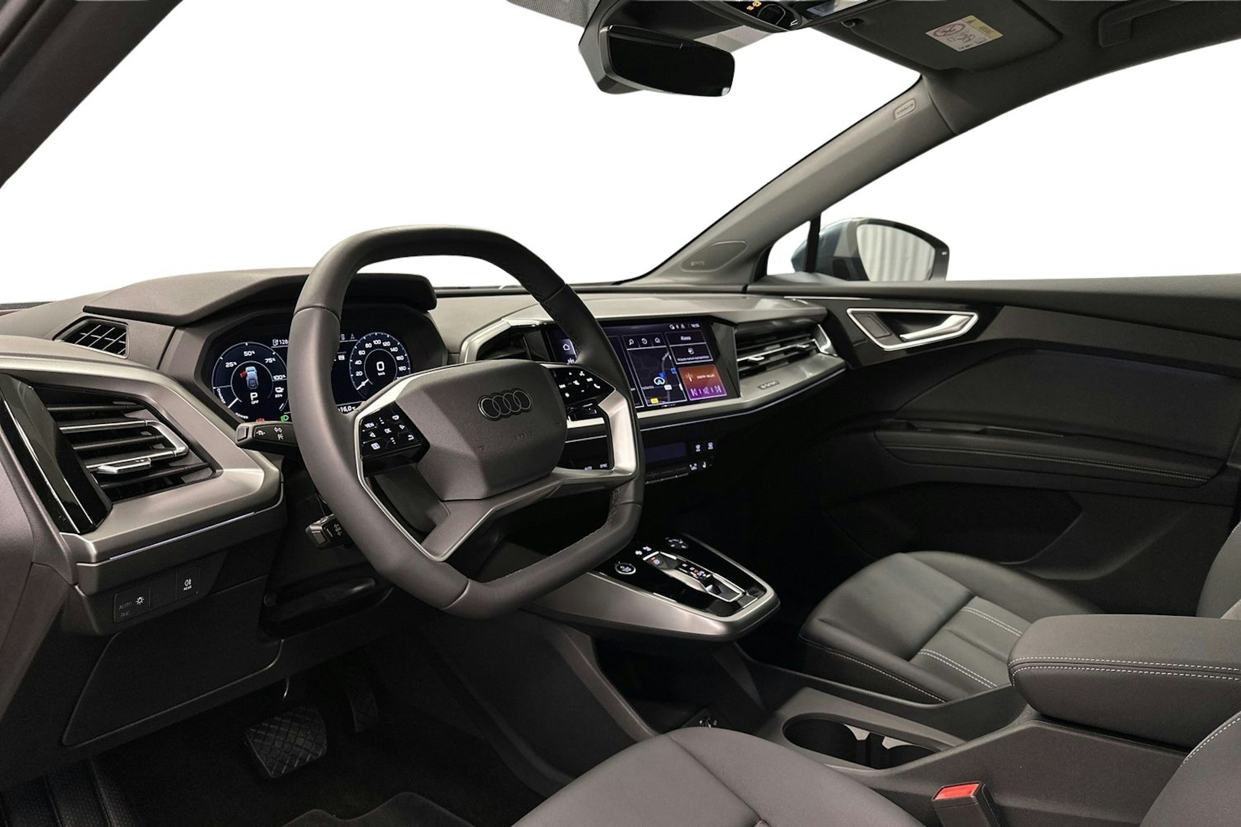 sininen Audi Q4 e-tron 2025 kuva 6.